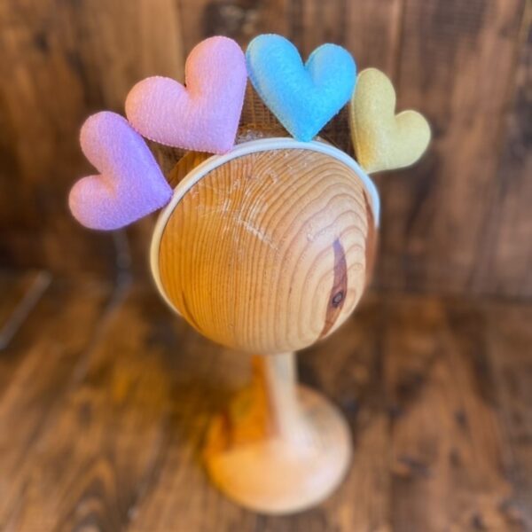 Renkli Kalpli Saç Aksesuarı