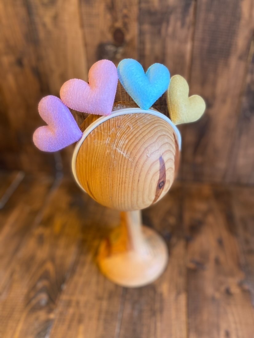 Renkli Kalpli Saç Aksesuarı Renkli Kalpli Saç Aksesuarı